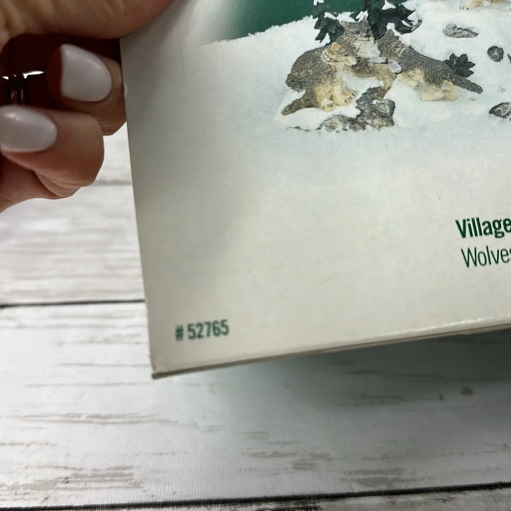 Department 56 WOLVES in the WOODS 52765 Village accessory
